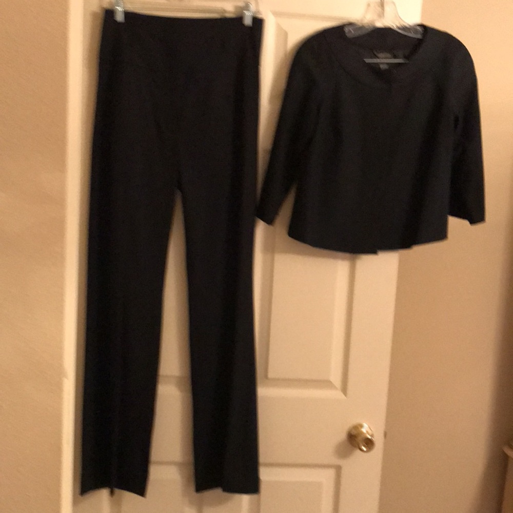 Laundry short jacket and high-waisted flare slacks
